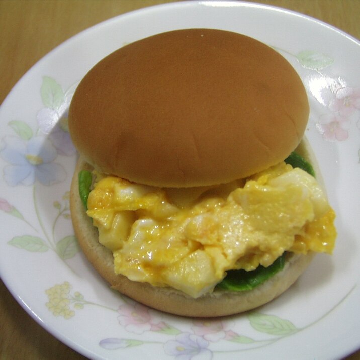 はんぺんたまごサラダ菜バーガー